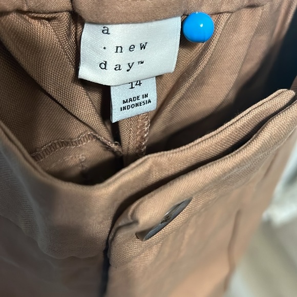 Brown 14R slim leg pant - Picture 2 of 12